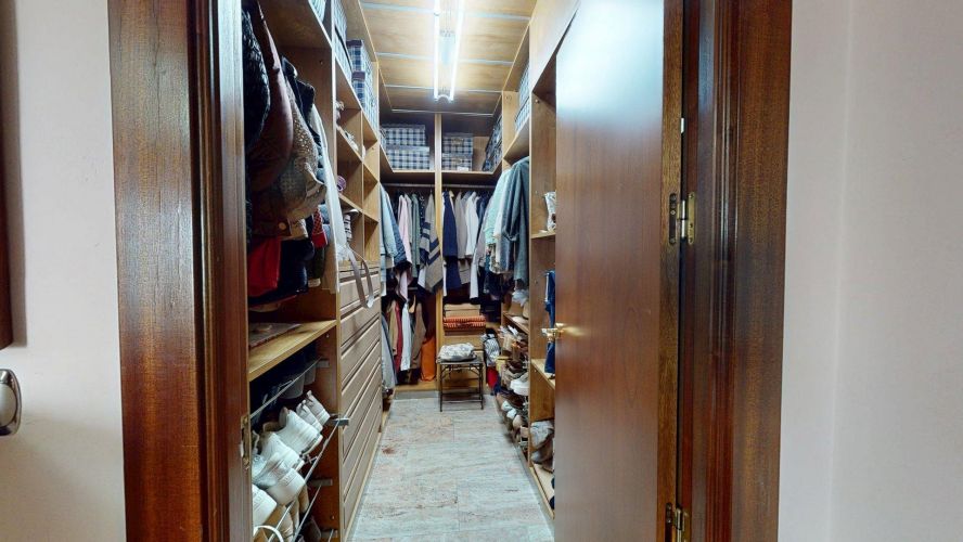 MAGNÍFICO CHALET EN SANSUEÑA