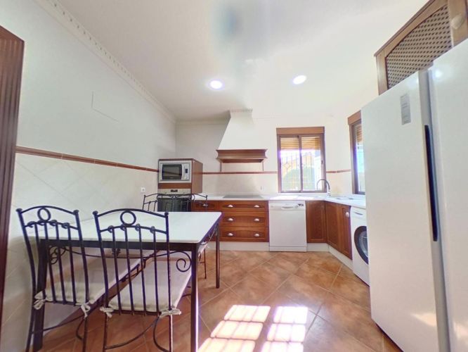 ESPECTACULAR COMPLEJO DE CUATRO VIVIENDAS DE LUJO EN PARAISO ARENAL