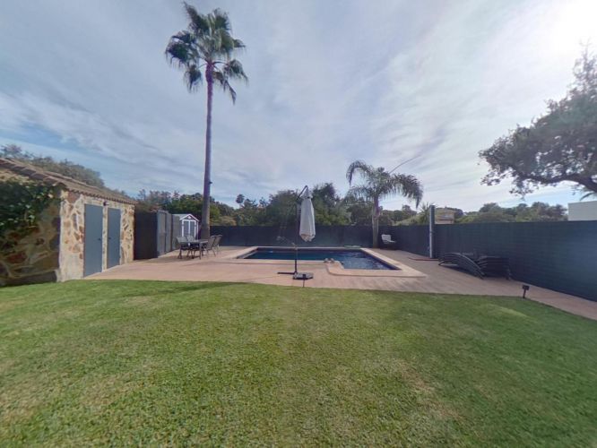 ESPECTACULAR COMPLEJO DE CUATRO VIVIENDAS DE LUJO EN PARAISO ARENAL