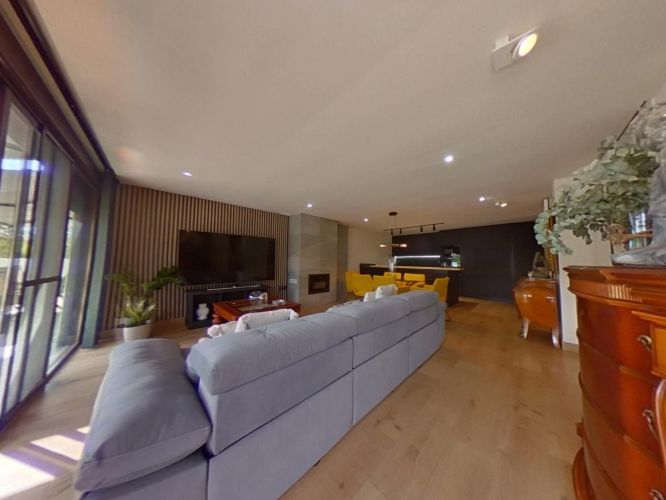 ESPECTACULAR COMPLEJO DE CUATRO VIVIENDAS DE LUJO EN PARAISO ARENAL