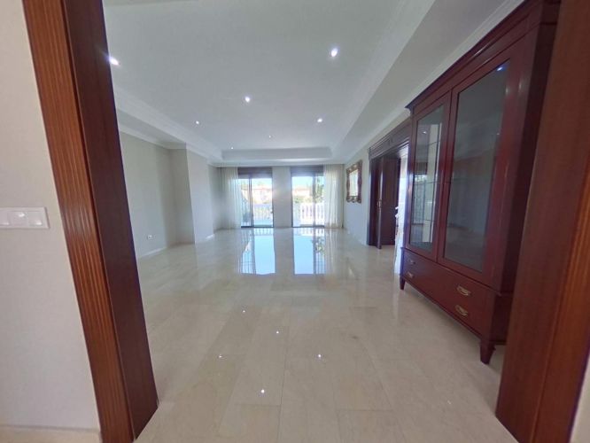 ESPECTACULAR COMPLEJO DE CUATRO VIVIENDAS DE LUJO EN PARAISO ARENAL