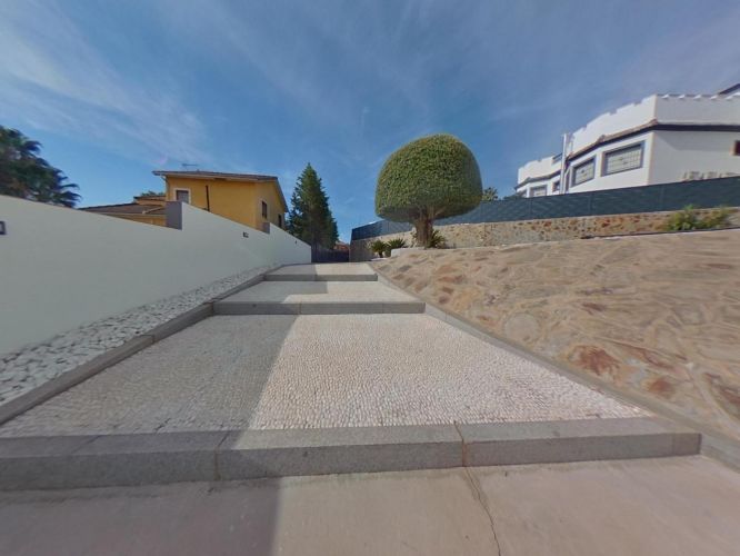 ESPECTACULAR COMPLEJO DE CUATRO VIVIENDAS DE LUJO EN PARAISO ARENAL