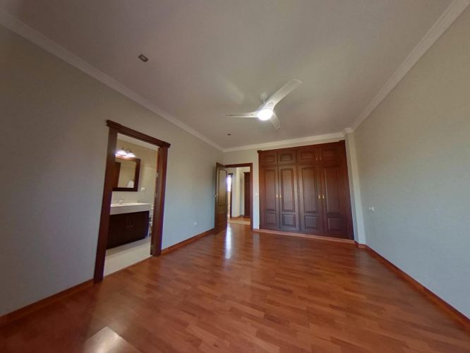 ESPECTACULAR COMPLEJO DE CUATRO VIVIENDAS DE LUJO EN PARAISO ARENAL