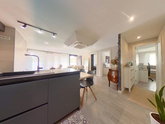 ESPECTACULAR COMPLEJO DE CUATRO VIVIENDAS DE LUJO EN PARAISO ARENAL