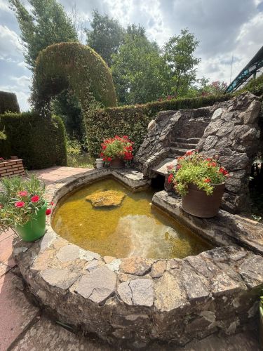 CHALET CON MÁS DE  300m² CONSTRUIDOS EN UNA PARCELA DE 4500m²