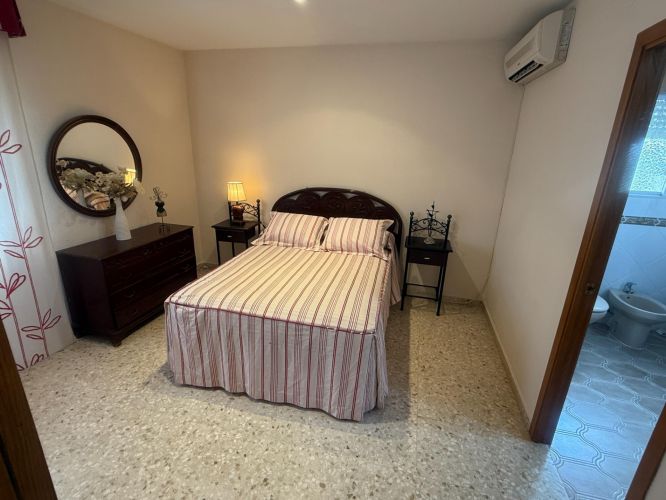 CHALET CON MÁS DE  300m² CONSTRUIDOS EN UNA PARCELA DE 4500m²