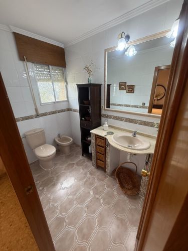 CHALET CON MÁS DE  300m² CONSTRUIDOS EN UNA PARCELA DE 4500m²