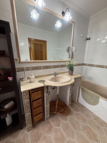 CHALET CON MÁS DE  300m² CONSTRUIDOS EN UNA PARCELA DE 4500m²