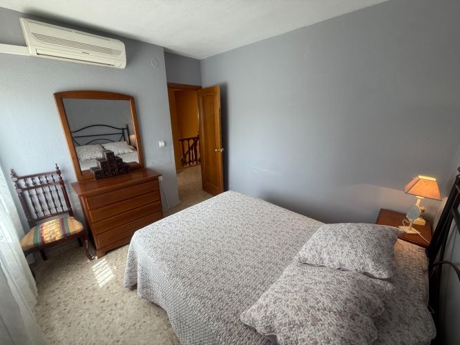 CHALET CON MÁS DE  300m² CONSTRUIDOS EN UNA PARCELA DE 4500m²