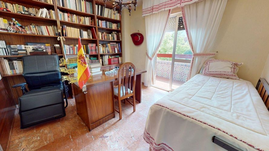 MAGNÍFCA VIVIENDA EN ZONA ESCULTOR FERNÁNDEZ MÁRQUEZ