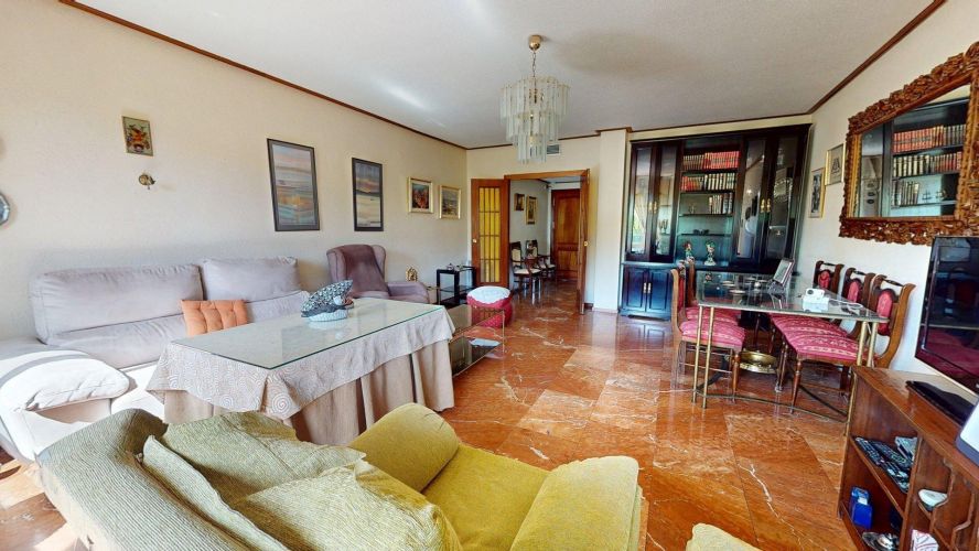 MAGNÍFCA VIVIENDA EN ZONA ESCULTOR FERNÁNDEZ MÁRQUEZ