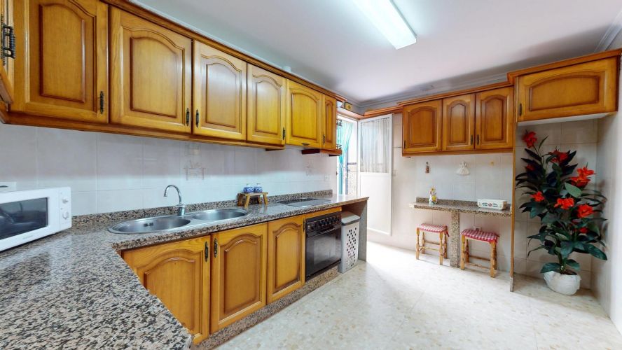 EDIFICIO RESIDENCIAL EN SAN RAFAEL DE LA ALBAIDA