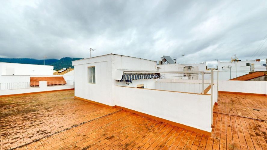 EDIFICIO RESIDENCIAL EN SAN RAFAEL DE LA ALBAIDA