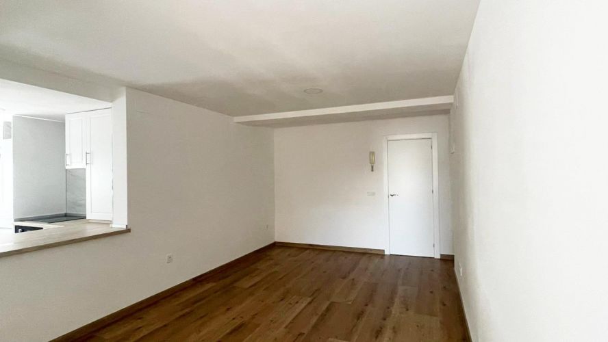 ¡¡PISO DE 3 HABITACIONES, REFORMADO PARA ENTRAR A VIVIR CON ASCENSOR, ZONA AVDA. RESCATADO!!