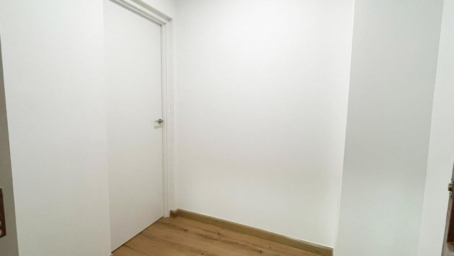 ¡¡PISO DE 3 HABITACIONES, REFORMADO PARA ENTRAR A VIVIR CON ASCENSOR, ZONA AVDA. RESCATADO!!
