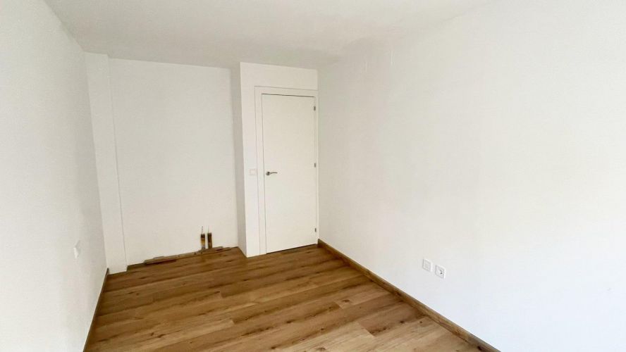 ¡¡PISO DE 3 HABITACIONES, REFORMADO PARA ENTRAR A VIVIR CON ASCENSOR, ZONA AVDA. RESCATADO!!