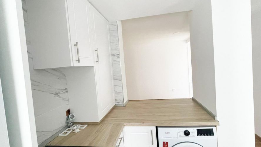 ¡¡PISO DE 3 HABITACIONES, REFORMADO PARA ENTRAR A VIVIR CON ASCENSOR, ZONA AVDA. RESCATADO!!