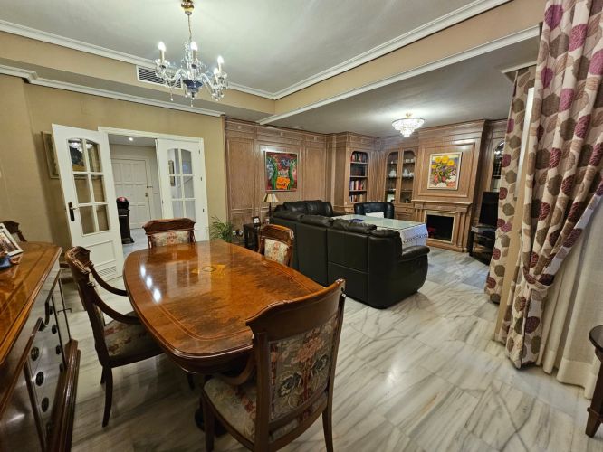 CASA ADOSADA EN VENTA EN EL PATRIARCA!