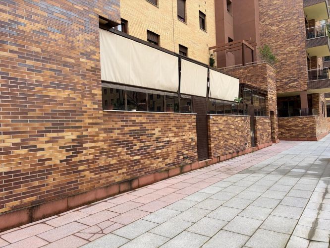 ESTUPENDA VIVIENDA EN NUEVO ZOCO, CON MAGNÍFICO Y GRAN PATIO (PORCHE), PISCINA, COCHERA, TRASTERO!!!!