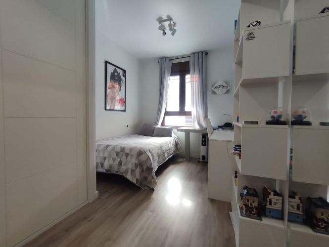 ESTUPENDA VIVIENDA EN NUEVO ZOCO, CON MAGNÍFICO Y GRAN PATIO (PORCHE), PISCINA, COCHERA, TRASTERO!!!!