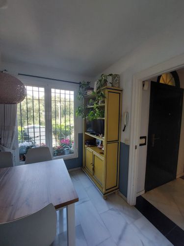 CASA ADOSADA EN EL PATRIARCA