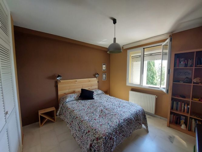 CASA ADOSADA EN EL PATRIARCA