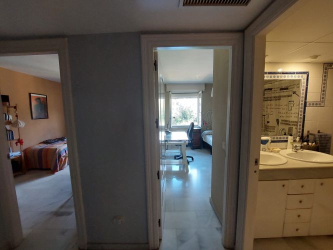 CASA ADOSADA EN EL PATRIARCA