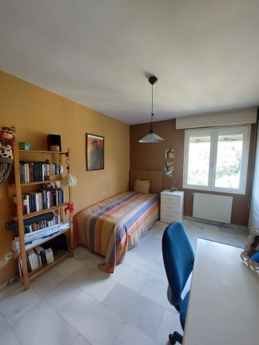 CASA ADOSADA EN EL PATRIARCA