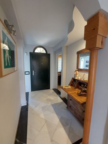 CASA ADOSADA EN EL PATRIARCA