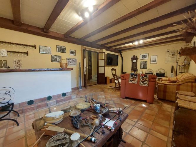 CASA ADOSADA EN EL PATRIARCA