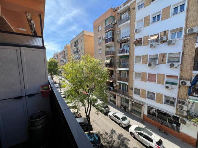 ¡Vivienda con ascensor y terraza en La Viñuela!