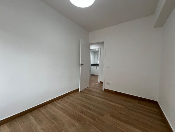 PISO REFORMADO A ESTRENAR CON ASCENSOR EN AVDA MEDINA AZAHARA