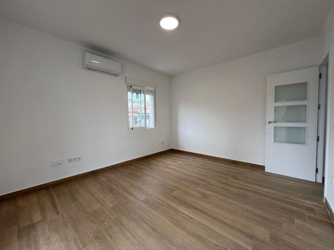 PISO REFORMADO A ESTRENAR CON ASCENSOR EN AVDA MEDINA AZAHARA