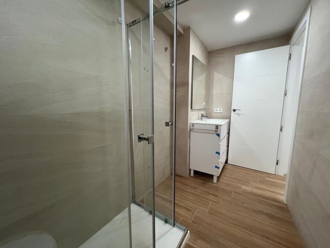 PISO REFORMADO A ESTRENAR CON ASCENSOR EN AVDA MEDINA AZAHARA