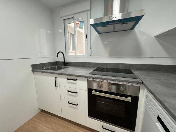 PISO REFORMADO A ESTRENAR CON ASCENSOR EN AVDA MEDINA AZAHARA