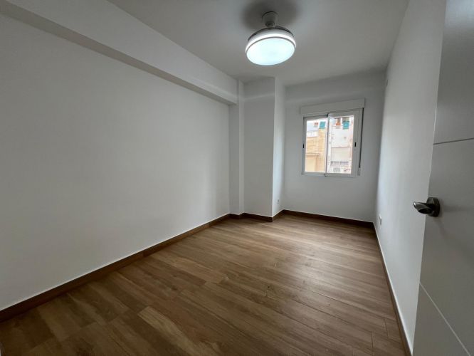 PISO REFORMADO A ESTRENAR CON ASCENSOR EN AVDA MEDINA AZAHARA