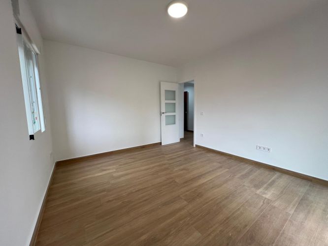 PISO REFORMADO A ESTRENAR CON ASCENSOR EN AVDA MEDINA AZAHARA