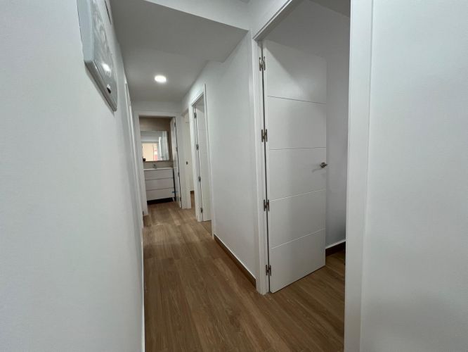 PISO REFORMADO A ESTRENAR CON ASCENSOR EN AVDA MEDINA AZAHARA