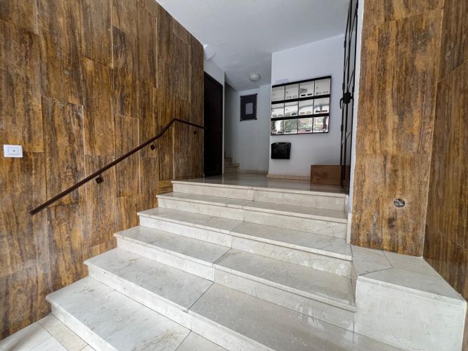 PISO REFORMADO A ESTRENAR CON ASCENSOR EN AVDA MEDINA AZAHARA