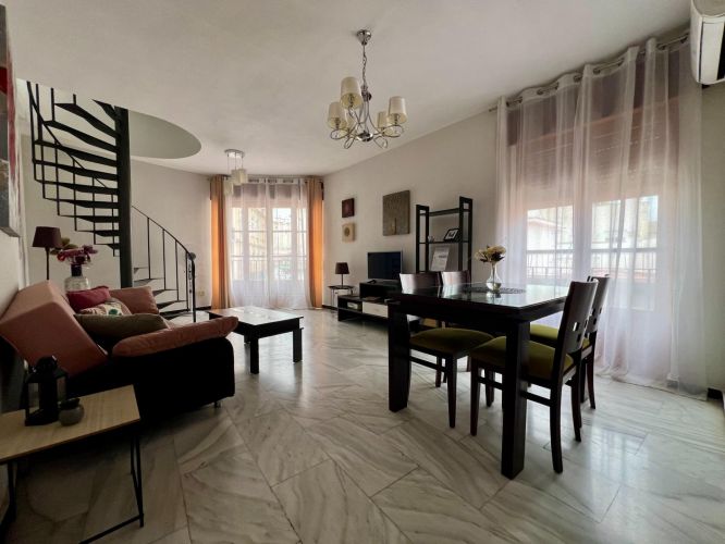 ESTUPENDO DUPLEX EN PLENO CASCO HISTÓRICO