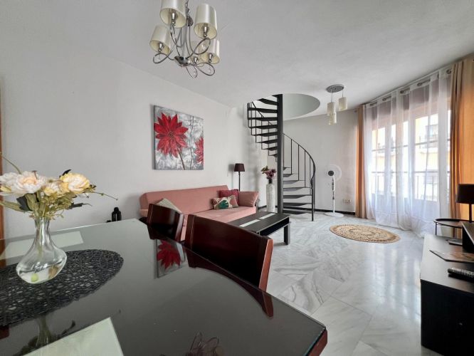 ESTUPENDO DUPLEX EN PLENO CASCO HISTÓRICO