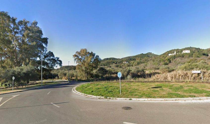 Terreno junto a colegio alauda