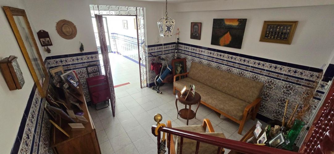 CASA CON GARAJE Y LOCAL INDEPENDIENTE EN SAN AGUSTÍN