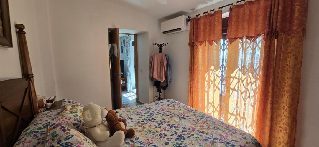 CASA CON GARAJE Y LOCAL INDEPENDIENTE EN SAN AGUSTÍN