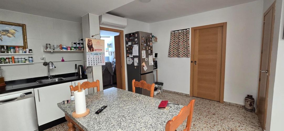 CASA CON GARAJE Y LOCAL INDEPENDIENTE EN SAN AGUSTÍN