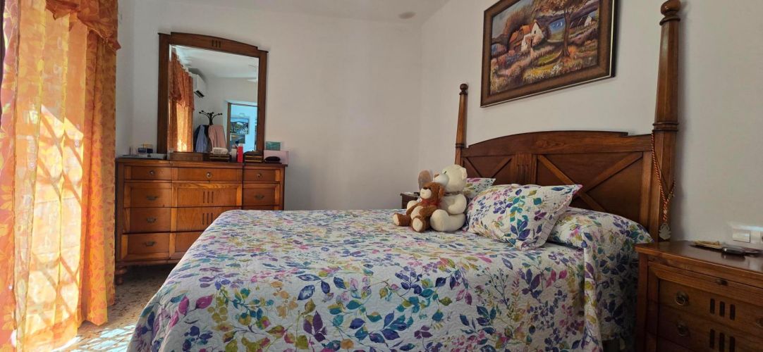 CASA CON GARAJE Y LOCAL INDEPENDIENTE EN SAN AGUSTÍN