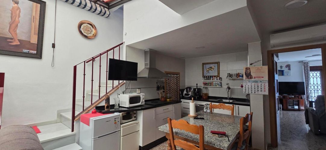 CASA CON GARAJE Y LOCAL INDEPENDIENTE EN SAN AGUSTÍN