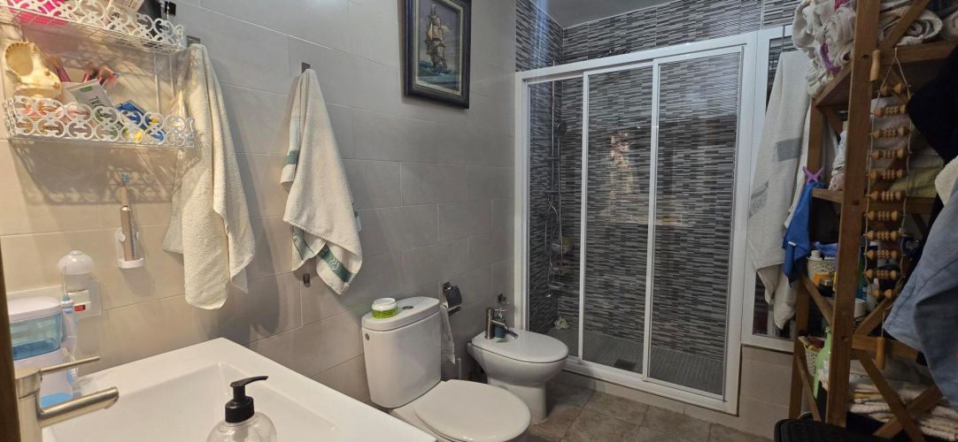 CASA CON GARAJE Y LOCAL INDEPENDIENTE EN SAN AGUSTÍN
