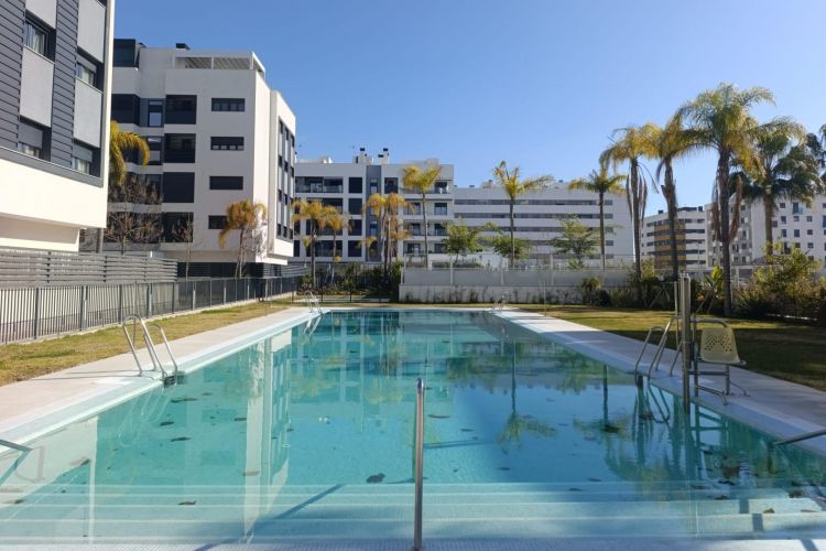 Espectacular ático dúplex de Córdoba. Prácticamente a estrenar y con una terraza solarium de 70 m2 con piscina privada