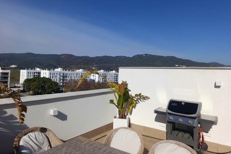 Espectacular ático dúplex de Córdoba. Prácticamente a estrenar y con una terraza solarium de 70 m2 con piscina privada